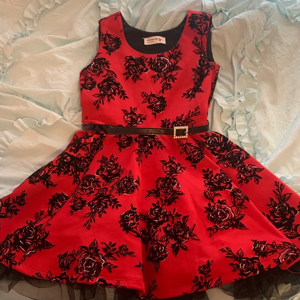 Red and black kids dress size 6